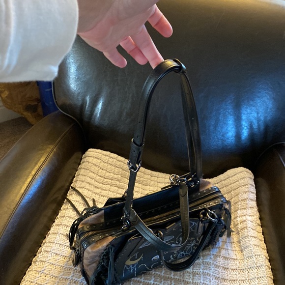 Rare limited edition Coach purse with artist Chelsea - Picture 8 of 12